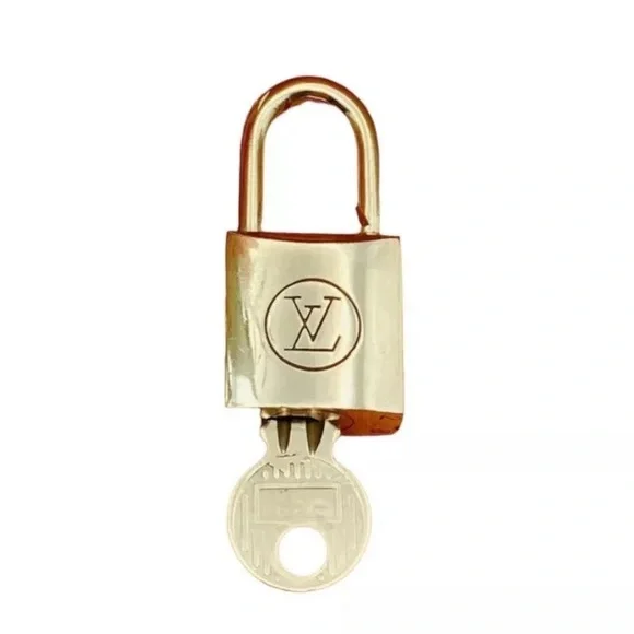 AUTHENTIC Rare 204 Louis Vuitton Lock and key with LV keychain and necklaces! - Picture 9 of 16
